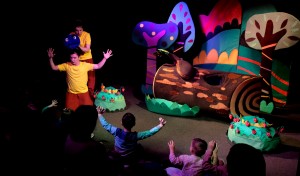 В театре кукол премьера яркой и познавательной сказки для малышей «Маленький ослик в волшебном лесу»