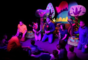 В театре кукол премьера яркой и познавательной сказки для малышей «Маленький ослик в волшебном лесу»