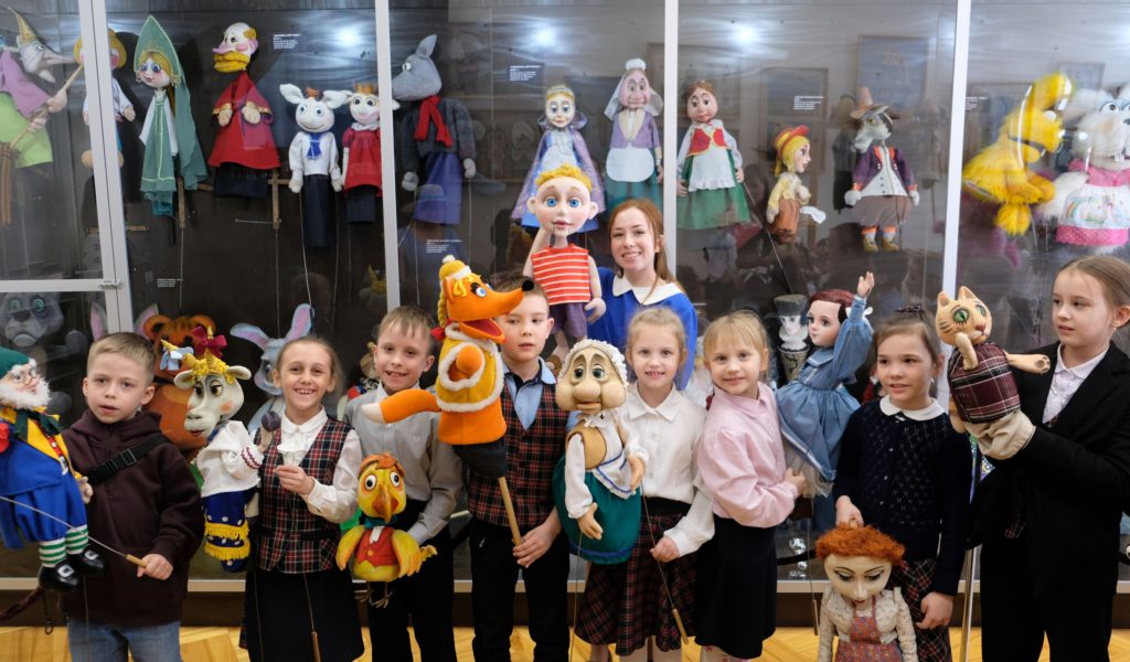 Экскурсия в музее кукол