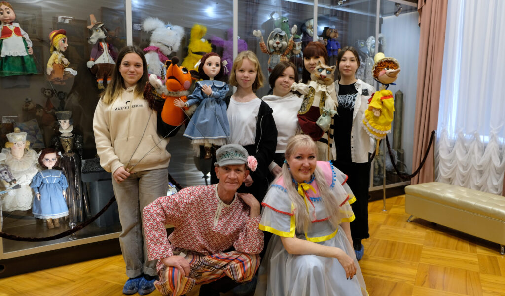 Театр кукол продолжает встречать гостей в рамках акции «Ёлка желаний»